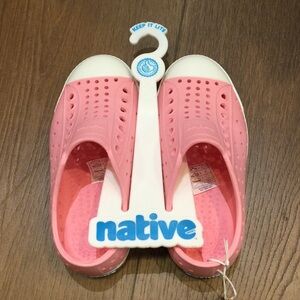 Native Jefferson Princess Pink/ Shell White Multiple Sizes